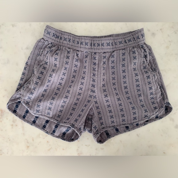 Madewell Pants - Madewell Pull-On Dolphin Shorts in Jacquard Stripe